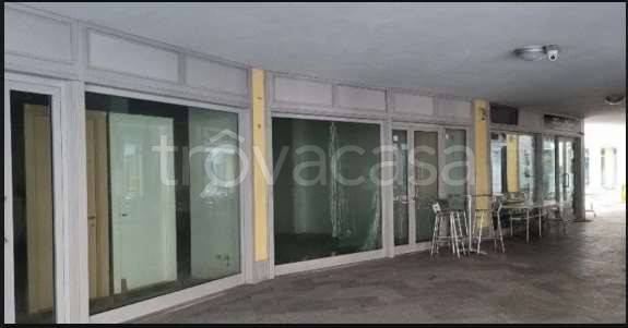 negozio in vendita a Parabiago