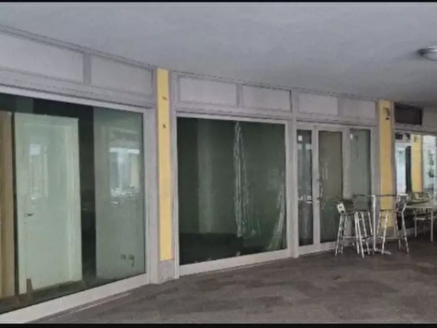 negozio in vendita a Parabiago