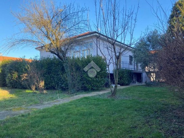 casa indipendente in vendita a Parabiago