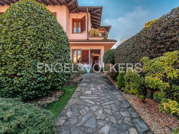 casa indipendente in vendita a Parabiago