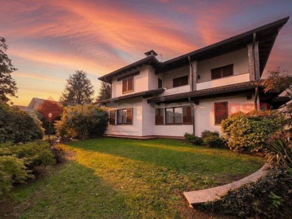 casa indipendente in vendita a Parabiago