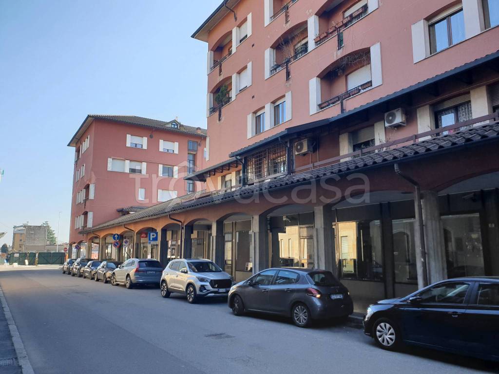 negozio in vendita a Parabiago