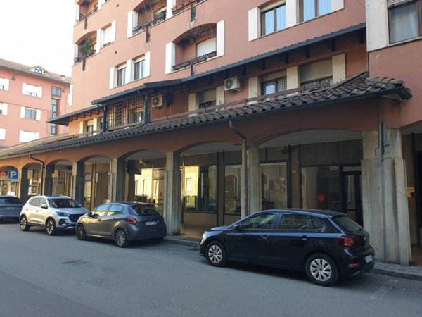 negozio in vendita a Parabiago