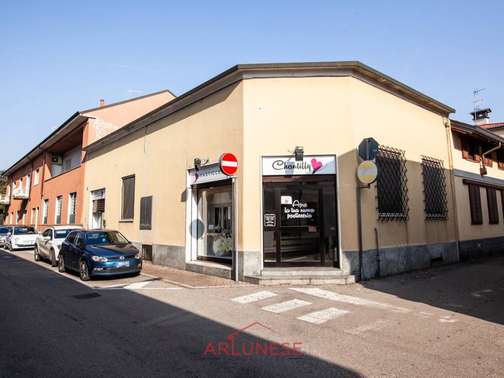 negozio in vendita a Parabiago