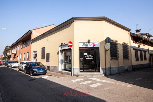 locale commerciale in vendita a Parabiago