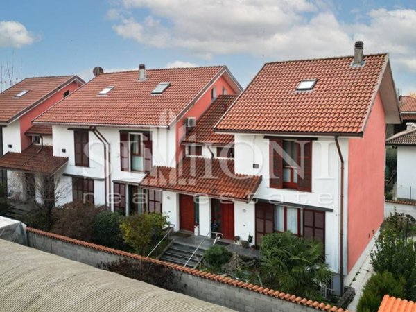 casa indipendente in vendita a Parabiago