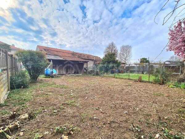 casale in vendita a Parabiago