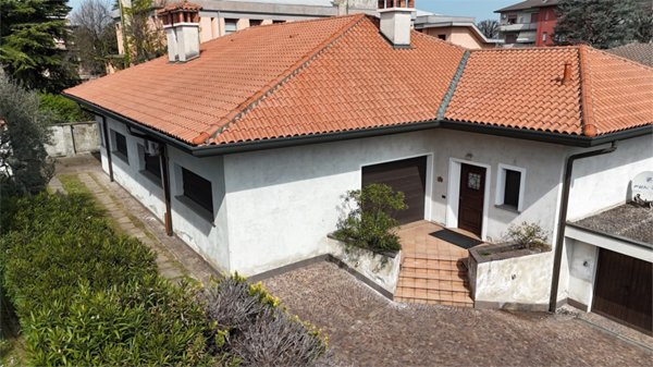 casa indipendente in vendita a Parabiago