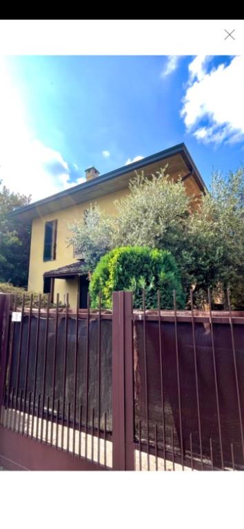 casa indipendente in vendita a Parabiago