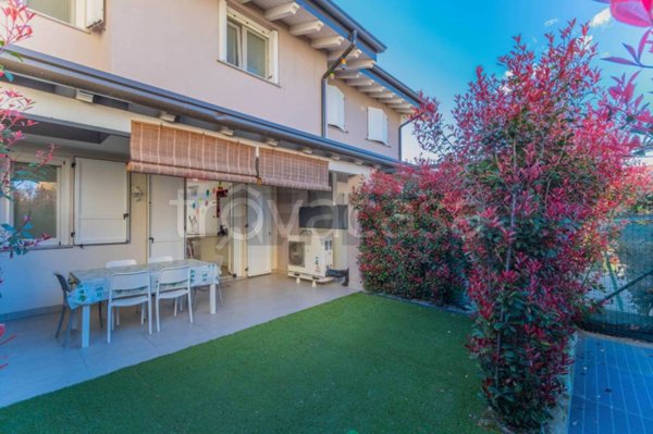 casa indipendente in vendita a Parabiago