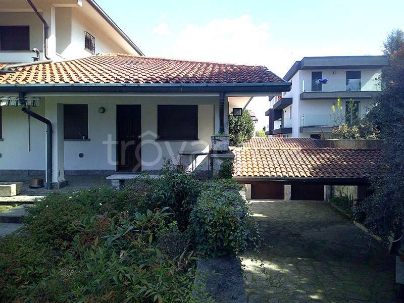 casa indipendente in vendita a Parabiago