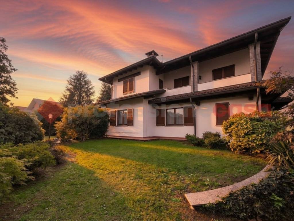 casa indipendente in vendita a Parabiago