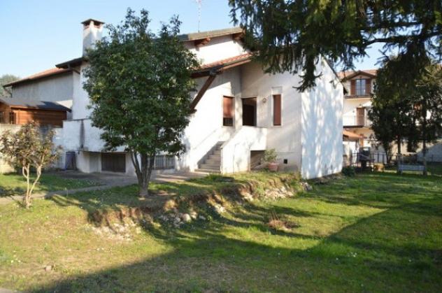 casa indipendente in vendita a Parabiago
