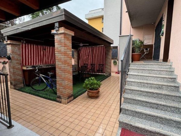 casa indipendente in vendita a Parabiago