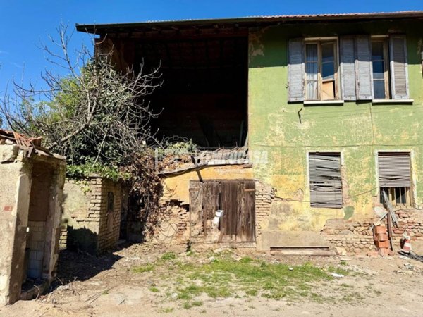 casale in vendita a Parabiago