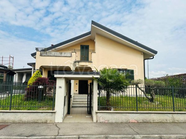 casa indipendente in vendita a Parabiago