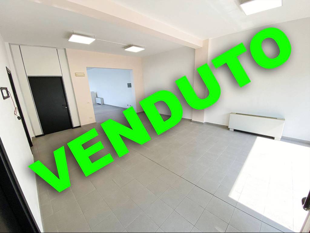 negozio in vendita a Parabiago