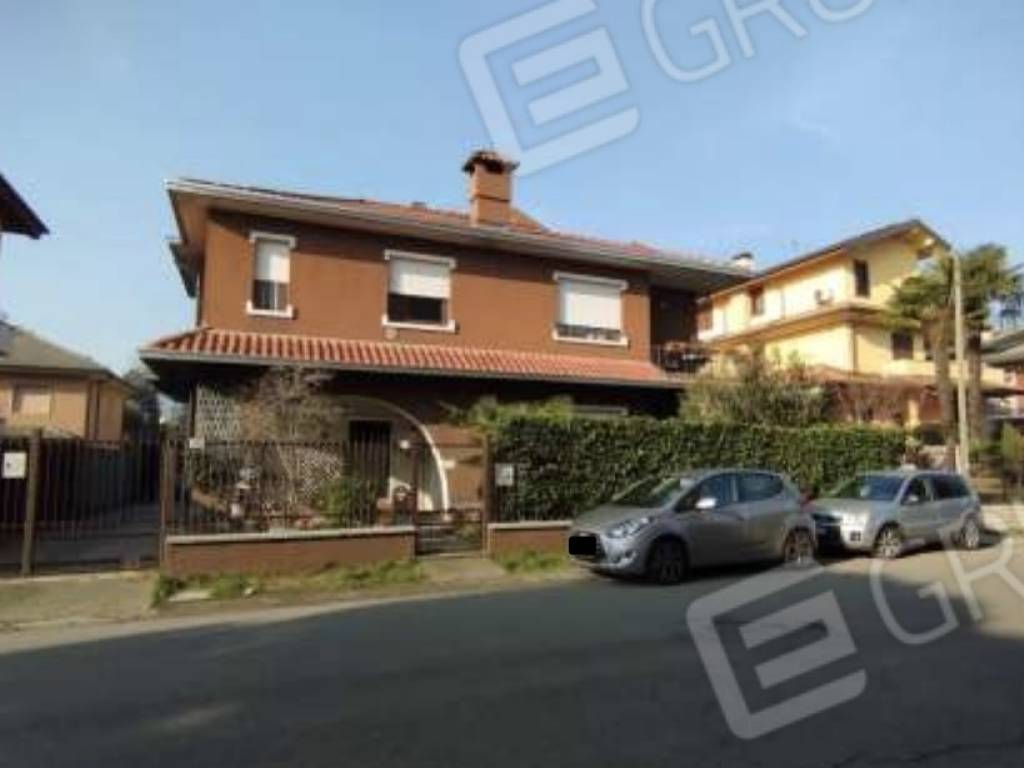 casa indipendente in vendita a Parabiago