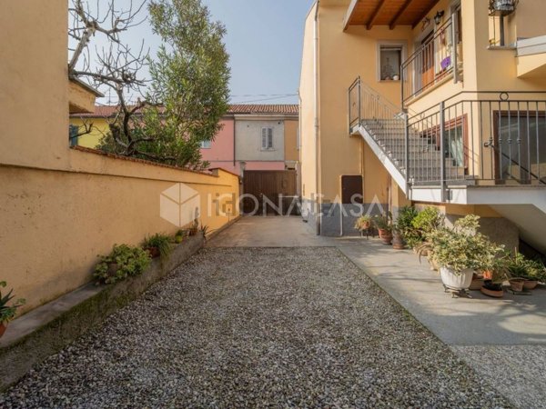 casa indipendente in vendita a Parabiago