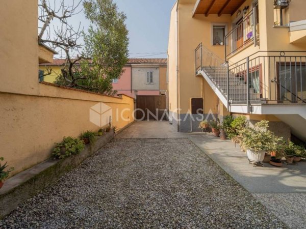 casa indipendente in vendita a Parabiago