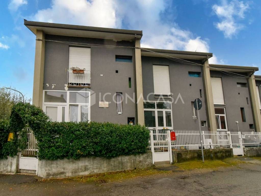 casa indipendente in vendita a Parabiago
