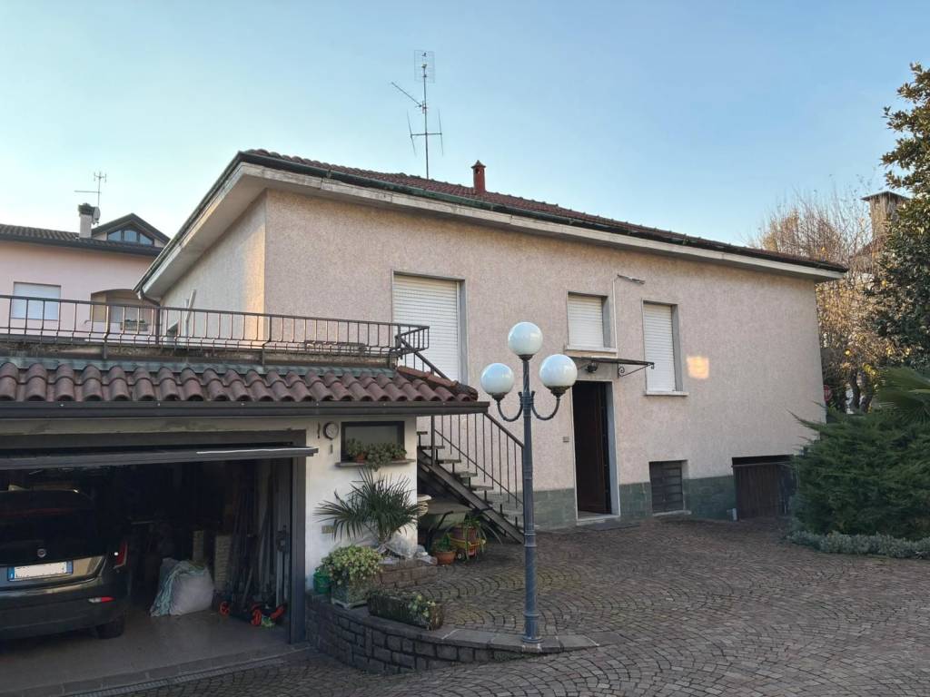 casa indipendente in vendita a Parabiago