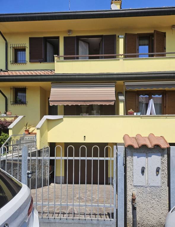 casa indipendente in vendita a Parabiago