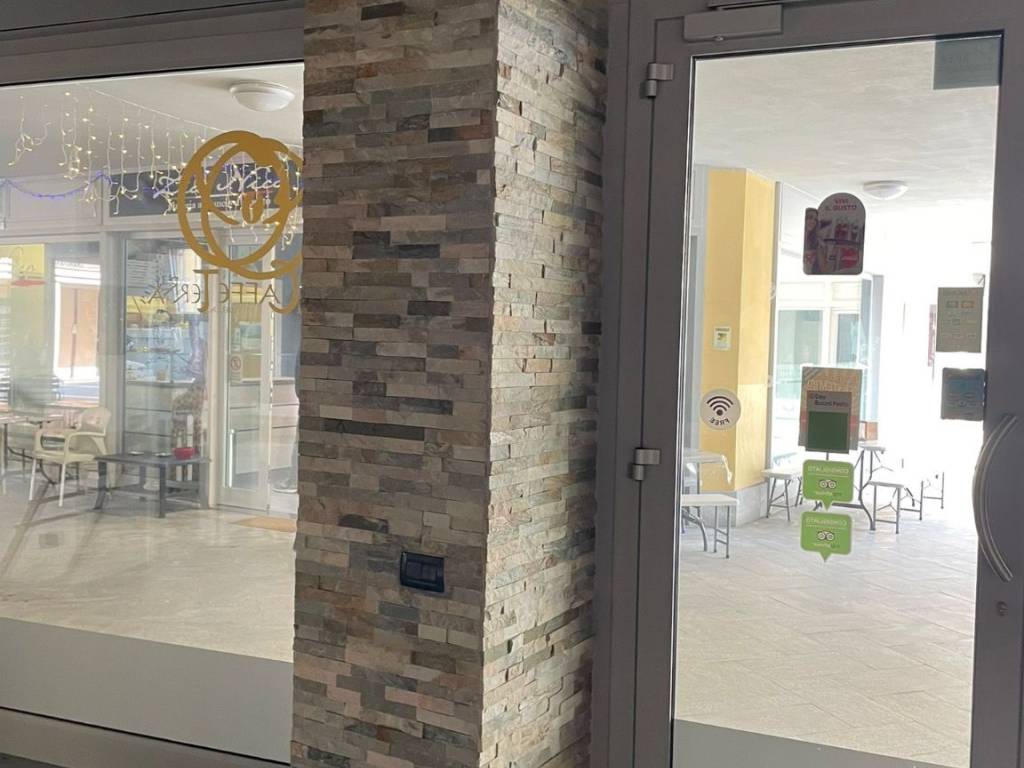 negozio in vendita a Parabiago