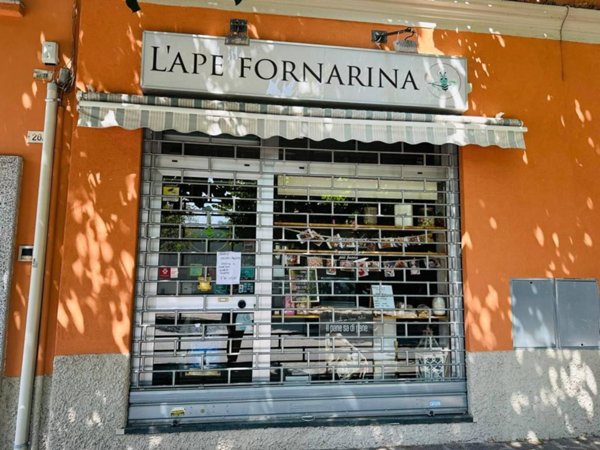 negozio in vendita a Parabiago