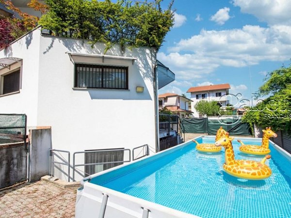 casa indipendente in vendita a Parabiago