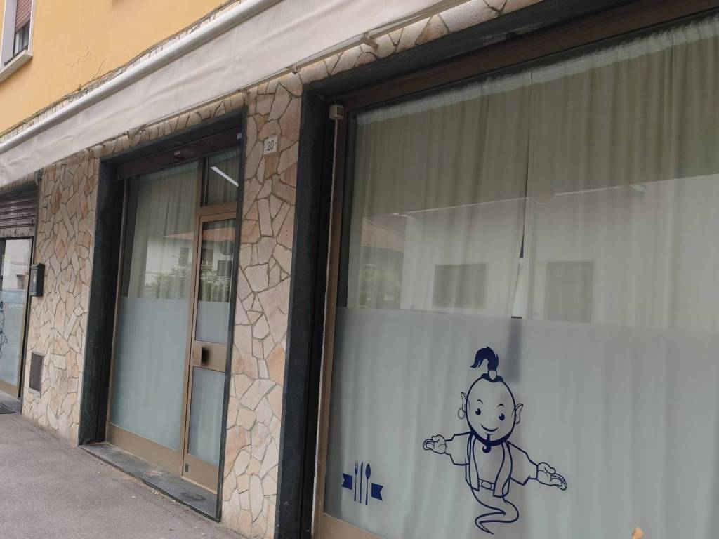 negozio in vendita a Parabiago