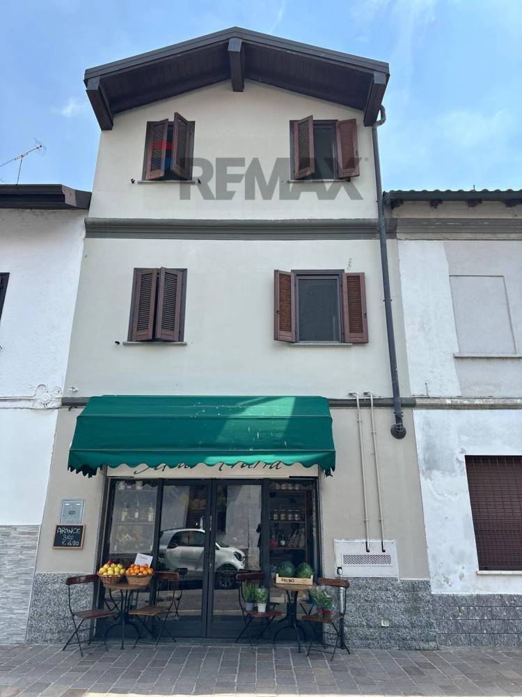negozio in vendita a Parabiago