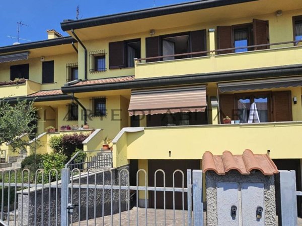 casa indipendente in vendita a Parabiago