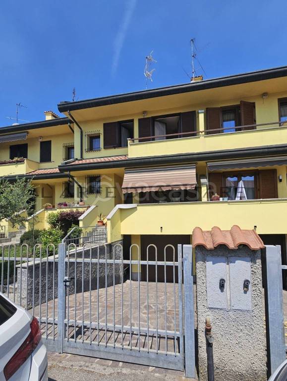 casa indipendente in vendita a Parabiago