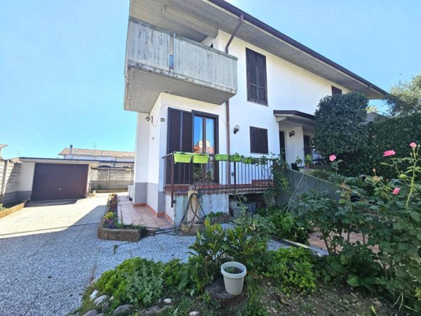 casa indipendente in vendita a Parabiago
