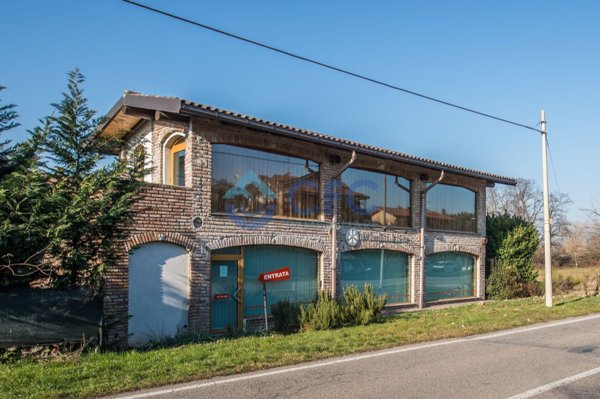locale commerciale in vendita a Parabiago