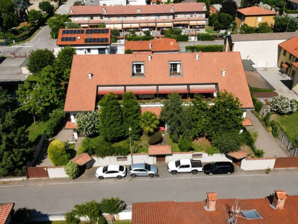 intera palazzina in vendita a Parabiago