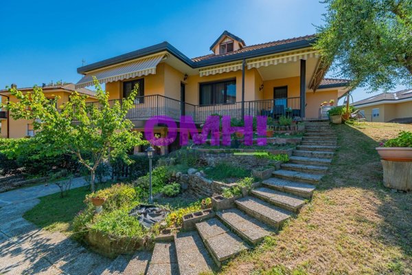 casa indipendente in vendita a Parabiago