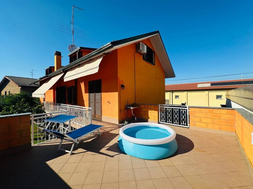 casa indipendente in vendita a Parabiago