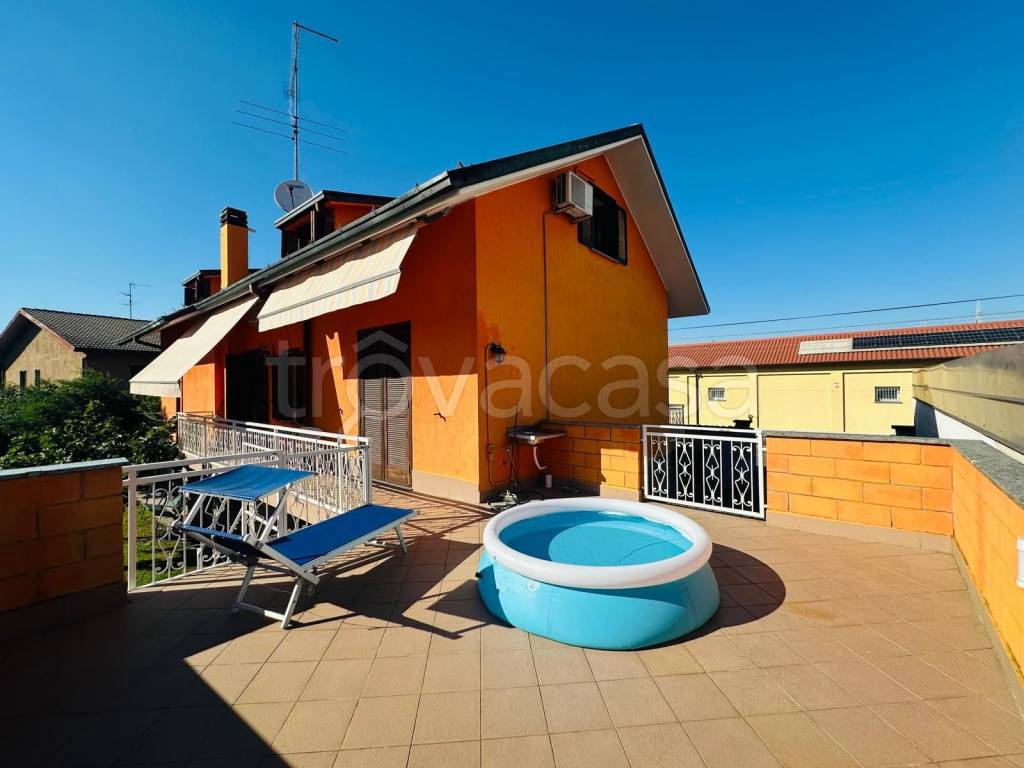 casa indipendente in vendita a Parabiago