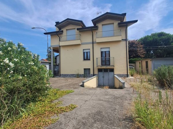 casa indipendente in vendita a Parabiago