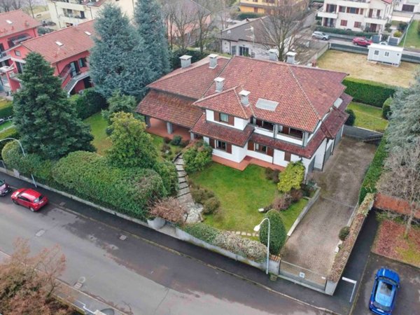 casa indipendente in vendita a Parabiago