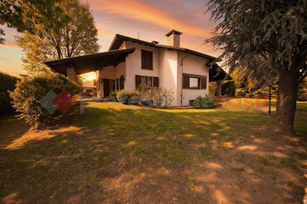 casa indipendente in vendita a Parabiago