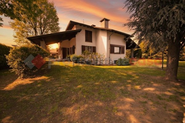 casa indipendente in vendita a Parabiago