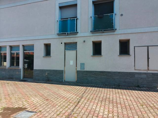 locale commerciale in vendita a Parabiago
