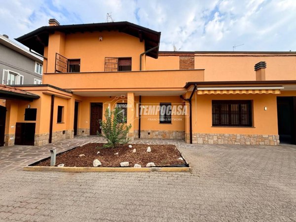 casa indipendente in vendita a Parabiago