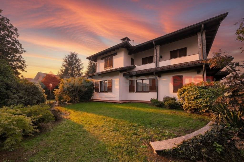 casa indipendente in vendita a Parabiago