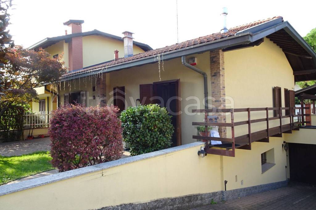 casa indipendente in vendita a Parabiago