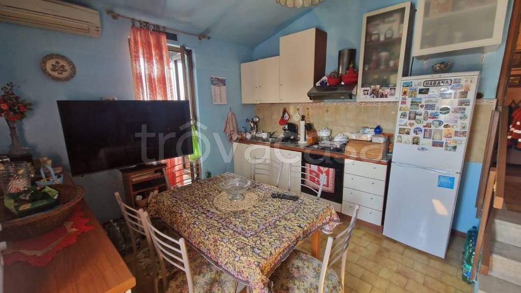 appartamento in vendita a Paullo in zona Paullo Centro