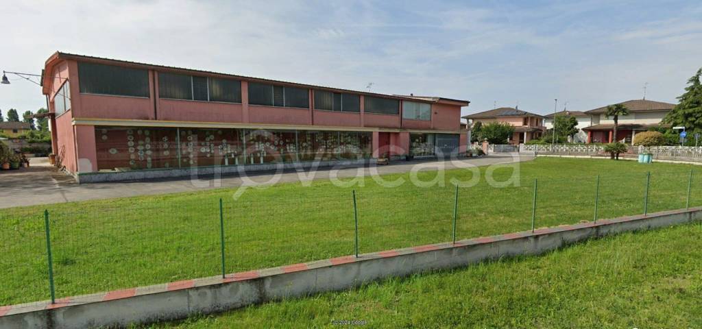 locale commerciale in vendita a Paullo